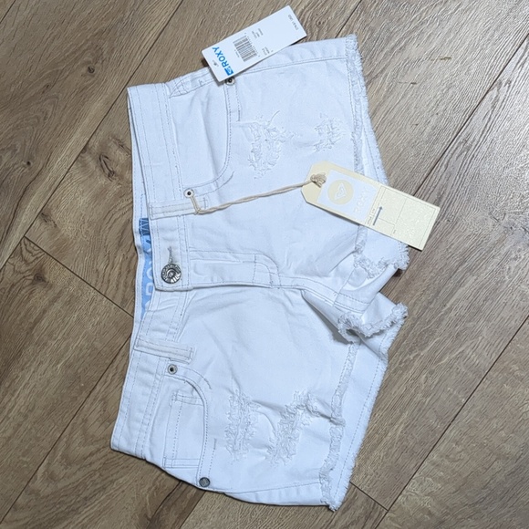 Roxy white distressed Jean Juniors shorts Size 5, NWT - Picture 3 of 10
